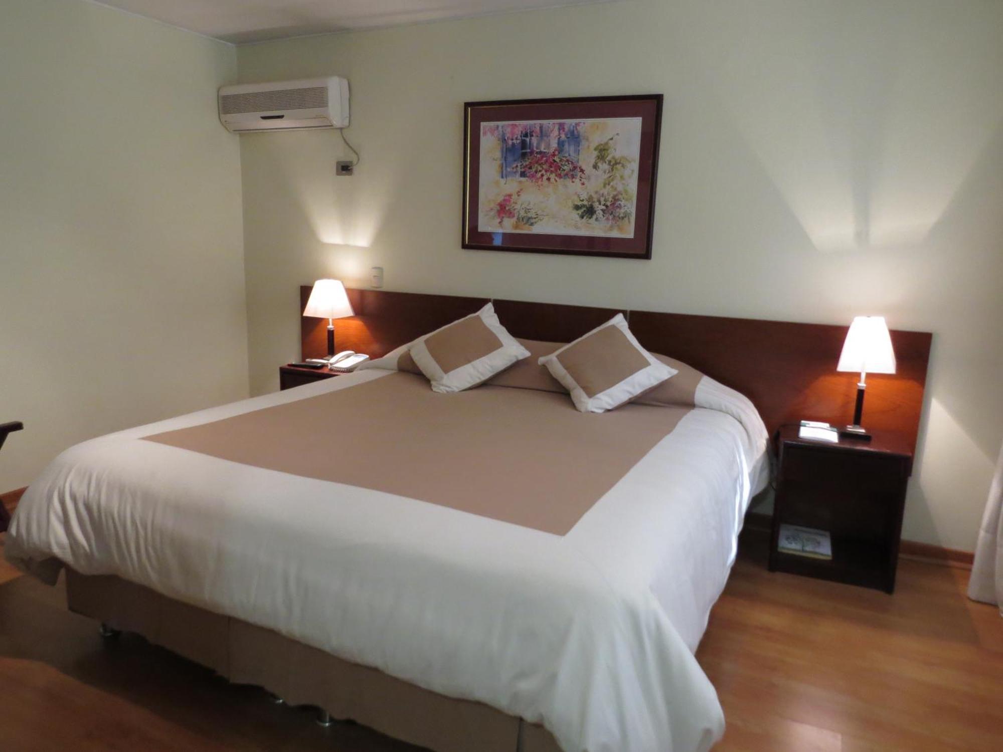 Hotel Diego De Velazquez Santiago Cameră foto